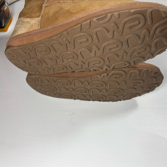 Emu Tan Shearling Winter Boots - Picture 4 of 7